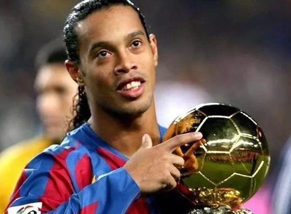 也是对球迷 也是对球迷